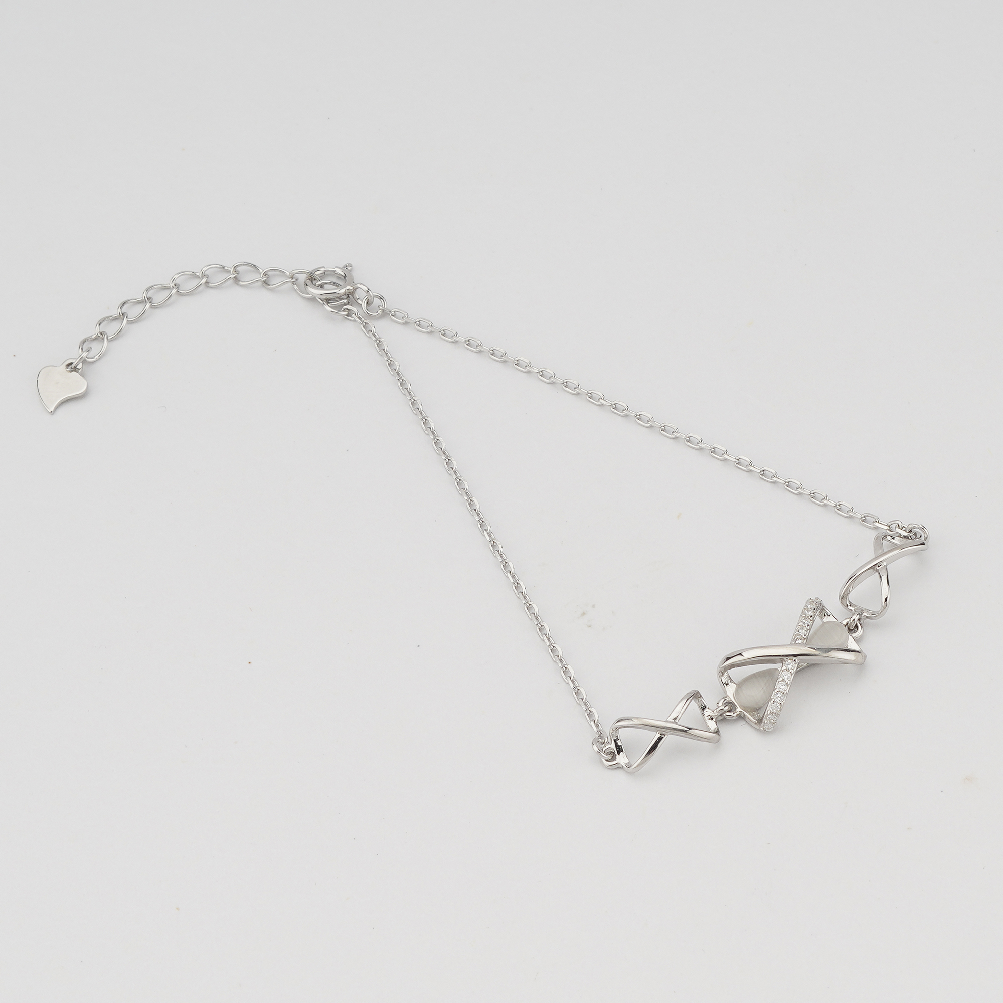 925 Sterling Silver Interlocking Twisted Link Bracelet for Women, Textured Finish Modern Jewellery