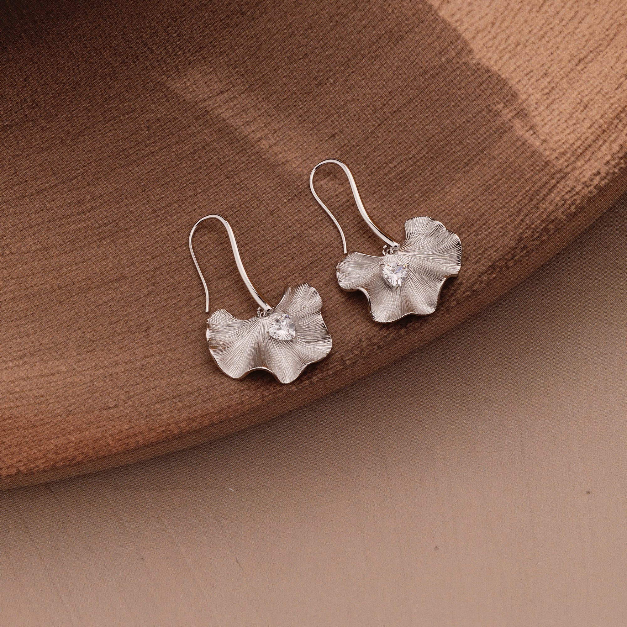 925 Sterling Silver Ginkgo Leaf Drop Earrings Textured Platinum Finish Jewellery