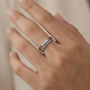 925 Sterling Silver Modern Split Shank Ring for Women, Adjustable Jewellery
