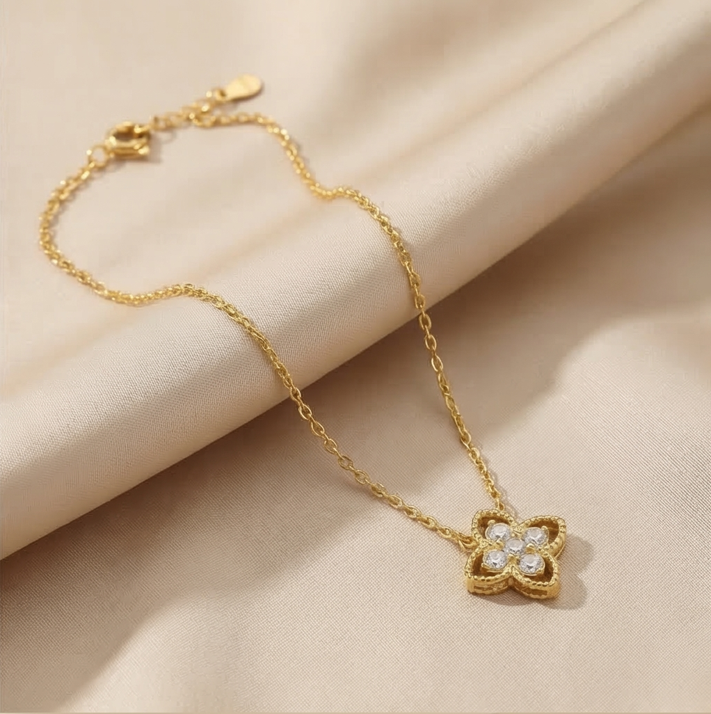 925 Sterling Silver Vintage Clover Bracelet in Premium Gold Finish Classic Jewellery for Women