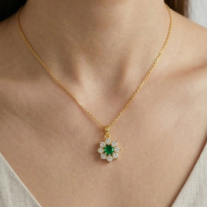 925 Sterling Silver Floral Halo Pendant Necklace Jewellery with Green Center in Gold Plated Finish