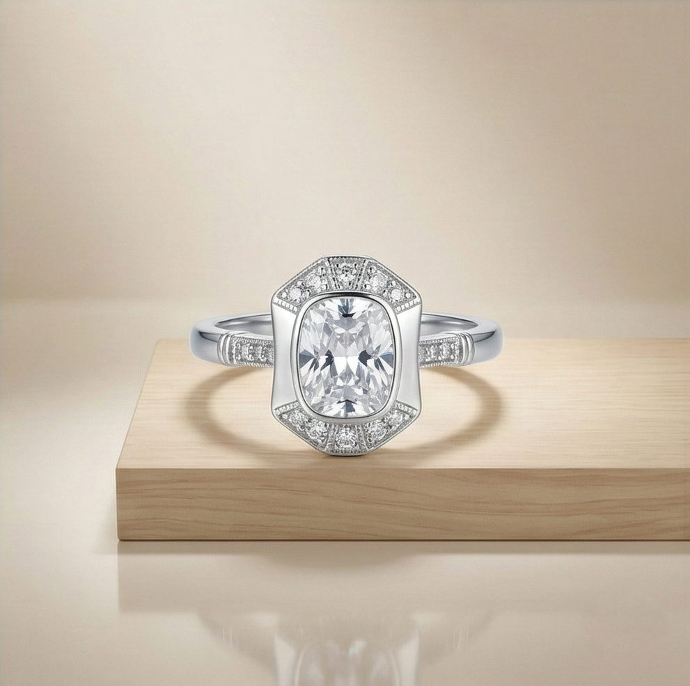 925 Sterling Silver Vintage Art Deco Halo Ring High Polish Rhodium Finish Classic Jewellery - Size 8
