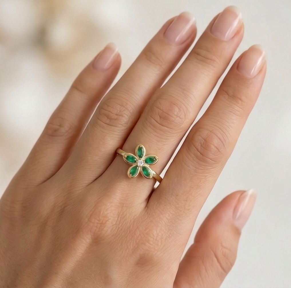 925 Sterling Silver Green Floral Ring Yellow Gold Finish Jewellery for Women - Size 9