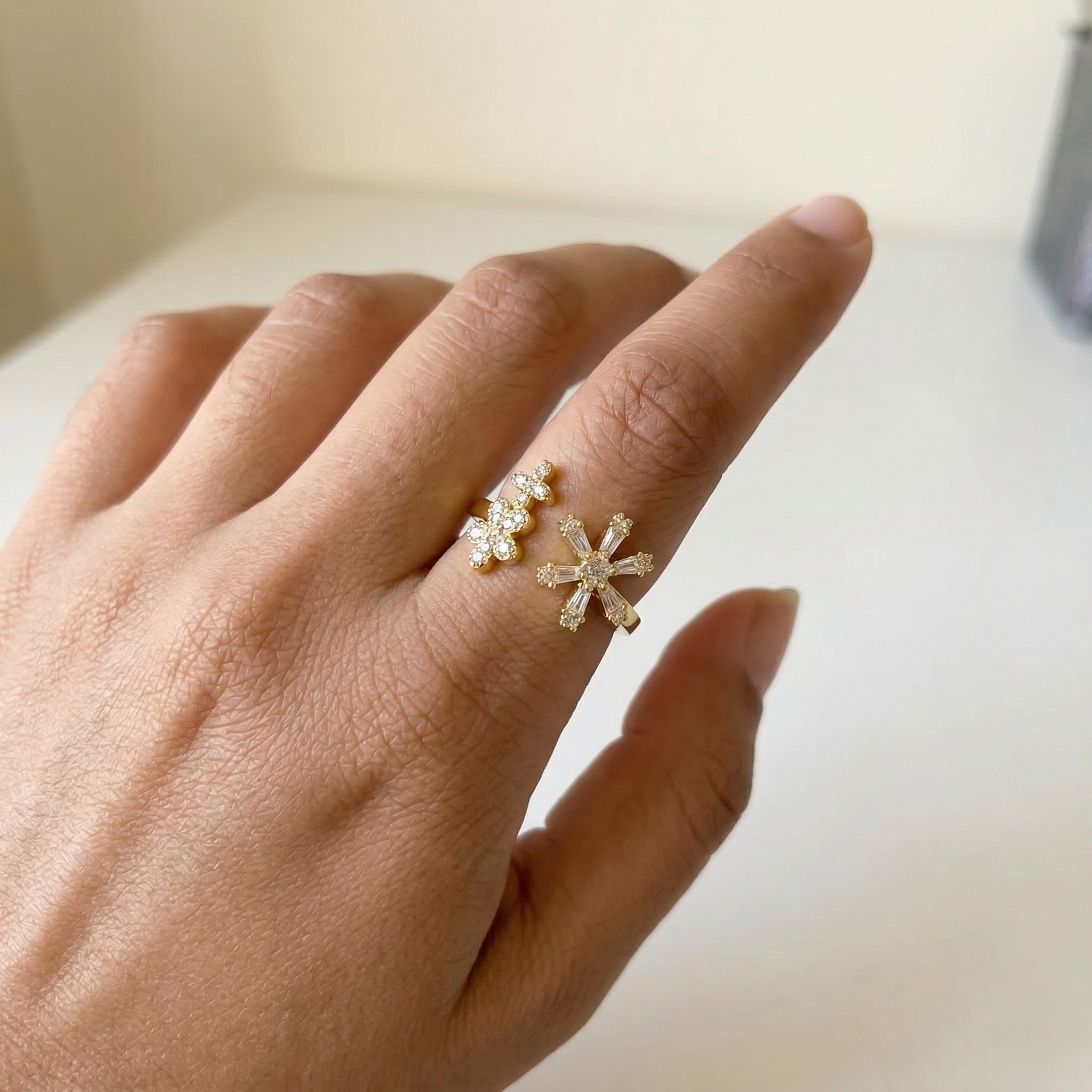 925 Sterling Silver Clear Snowflake Open Ring Yellow Gold Finish Jewellery for Women - Size 7