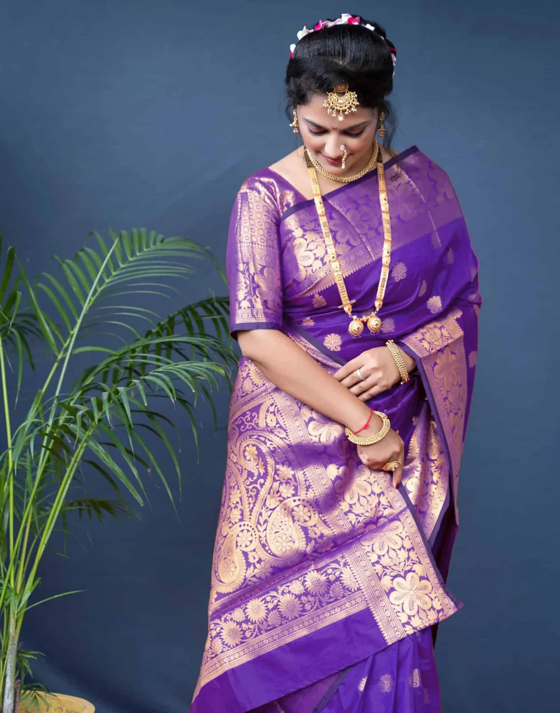 AXONIT Women's Silk Blend Banarasi Jacquard Floral & Paisley Design Saree with Unstitched Blouse Piece